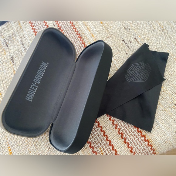 2/$30 Tan & Black Harley Davidson Glass Case with HD Cleaning Cloth - Picture 3 of 3